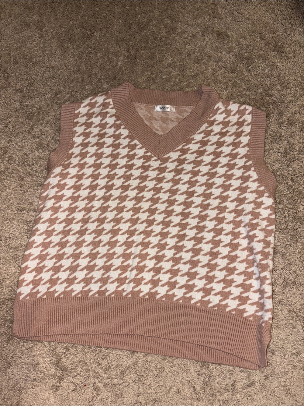 Knit V-Neck Sweater Vest in Blush and Cream